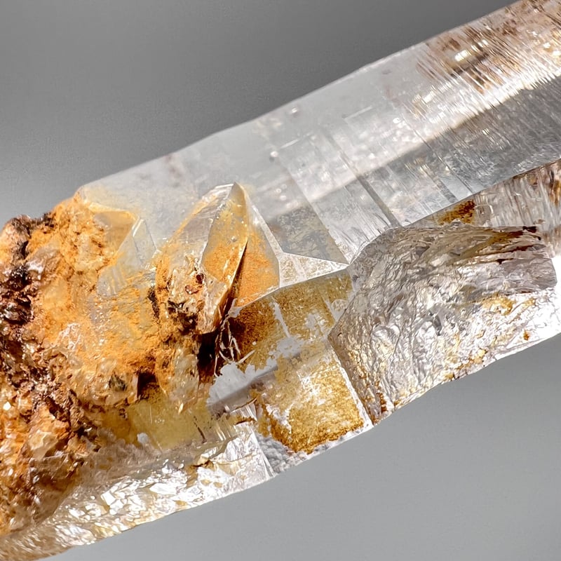 ガネッシュヒマール産リモナイトイン天然ヒマラヤ水晶ポイント/Ganesh