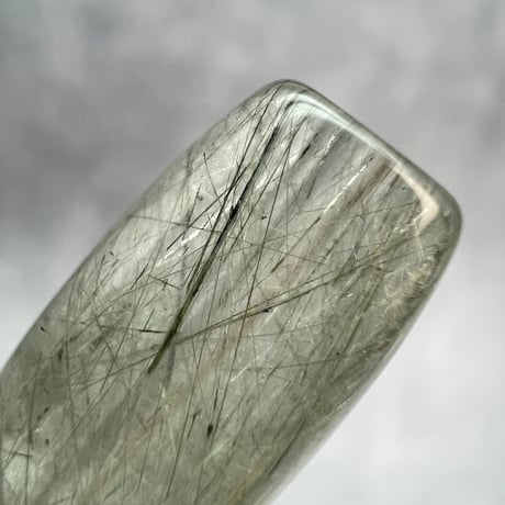 【ガネッシュヒマール産】アクチノライト&クローライトイン天然ヒマラヤ水晶 樽型ビーズ⑭/Ganesh Himal Actinolite&Chlorite in barrel beads
