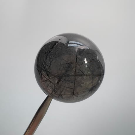 【ガネッシュヒマール産】14mm"手磨き加工"アクチノライトイン天然ヒマラヤ水晶ビーズ/Ganesh Himal Actinolite in Himalayan Quartz Round beads