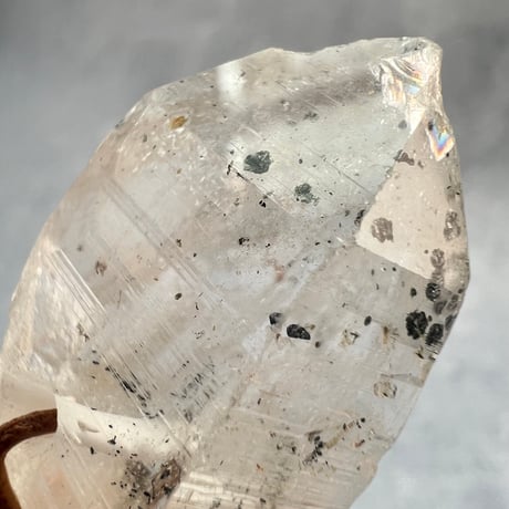 【カイラス産】天然ヒマラヤ水晶革紐付きペンダント/Kailash Himalayan Quartz Pendant