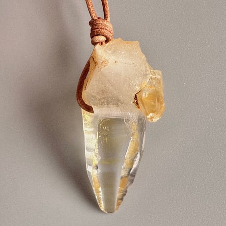 【ガネッシュヒマール産】リモナイトイン天然ヒマラヤ水晶ペンダント/ GaneshHimal Limonite in Natural Pendant