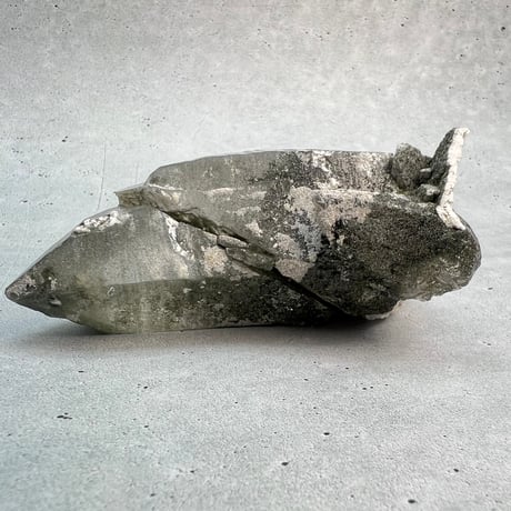 【ガネッシュヒマール産】クローライトイン天然ヒマラヤ水晶/Ganesh Himal Chlorite in Himalayan Quartz