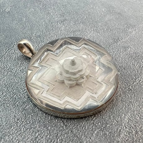 【ガネッシュヒマール産】天然ヒマラヤ水晶 "シュリヤントラ"シルバーペンダントトップ①/Ganesh Himal Himalayan Quartz "Shri Yantra"S/V Pendant