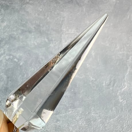 【ガネッシュヒマール産】天然ヒマラヤ水晶"手磨き加工"6角錐ペンデュラムペンダントトップ/Ganesh Himal Himalayan Quartz Pendulum Pendant Top