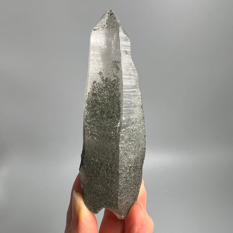 大特価【ガネッシュヒマール産】クローライトイン天然ヒマラヤ水晶/Ganesh Himal Chlorite in Himalayan Quartz