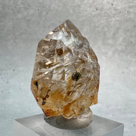 【ガネッシュヒマール産】バイオタイトイン天然ヒマラヤ水晶/Ganesh Himal Biotite in Himalayan Quartz