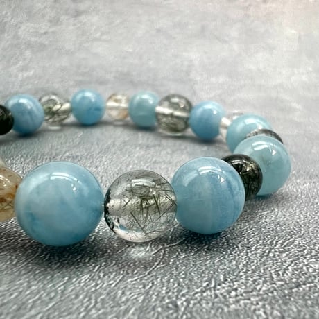 【デザインブレスレット】天然アクアマリン+ガネッシュヒマール産クローライトイン天然ヒマラヤ水晶/Aquamarine+Ganeshhimal Chlorite in H.Quartz Bracelet