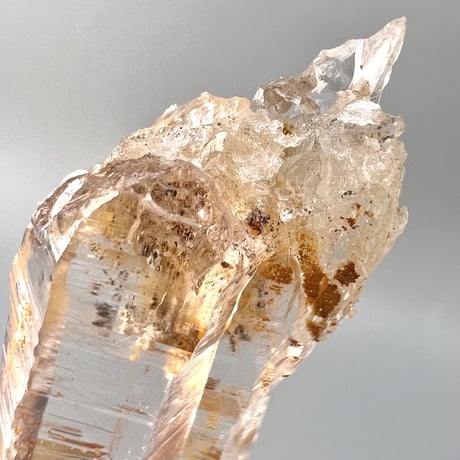ガネーシュヒマール産リモナイトインヒマラヤ水晶/Ganesh Himal Limonite in Himalayan Quartz