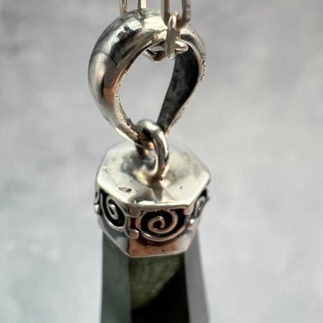 【ガネッシュヒマール産】アクチノライト&クローライト天然ヒマラヤ水晶ペンダントトップ⑦/Ganesh Himal Actinorite in Himalayan Quartz Pendant Top