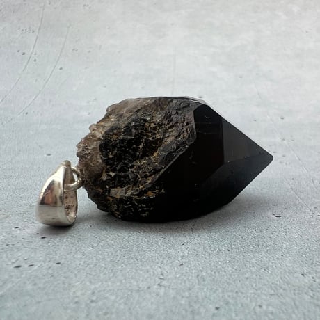 【ガウリシャンカール産】天然ヒマラヤスモーキークォーツ バチカン付きペンダントトップ/Gaurishankar HimalayanSmoky Silver925 pendant top