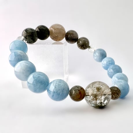 アクアマリン+ガネッシュヒマール産アクチノライト&クローライトインヒマラヤ水晶デザインブレスレット/Aquamarine+Ganesh Himal Actinolite&Chlorite in