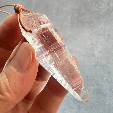 【ガネッシュヒマール産】天然ヒマラヤ水晶ペンダント⑧/GaneshHimal Natural Himalayan Quartz Pendant