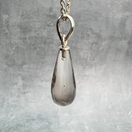 【ガウリシャンカール産】天然ヒマラヤスモーキークォーツ雫型ペンダントトップ/GauriShankar Himalayan Smoky Quartz Drop Pendant Top
