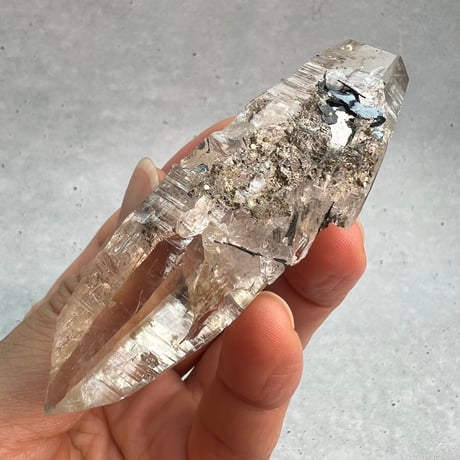 【ガネッシュヒマール産】ヘマタイト イン天然ヒマラヤ水晶/Ganesh Himal Hematite in Himalayan Quartz
