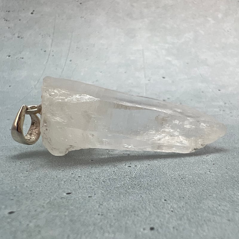 カイラス産】天然ヒマラヤ水晶バチカン付きペンダントトップ①/Kailash