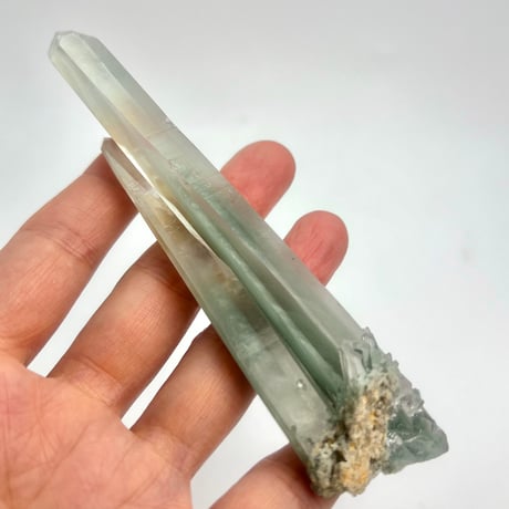 マダガスカル産クローライトインクォーツ/Madagascar Chlorite in Quartz
