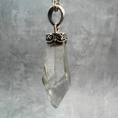 【ガネッシュヒマール産】アクチノライトイン天然ヒマラヤ水晶ペンダントトップ⑤/Ganesh Himal Actinorite in Himalayan Quartz Pendant Top