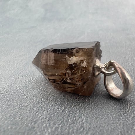 【ガウリシャンカール産】天然ヒマラヤスモーキークォーツ バチカン付きペンダントトップ④/Gaurishankar Himalayan Smoky Silver925 pendant top