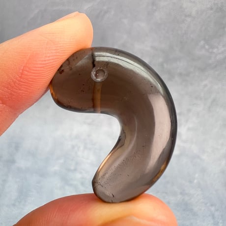 【ガウリシャンカール産】天然ヒマラヤスモーキークォーツ"手磨き加工"勾玉ビーズ①/Gaurishankar Himalayan Smoky Quartz Magatama Beads