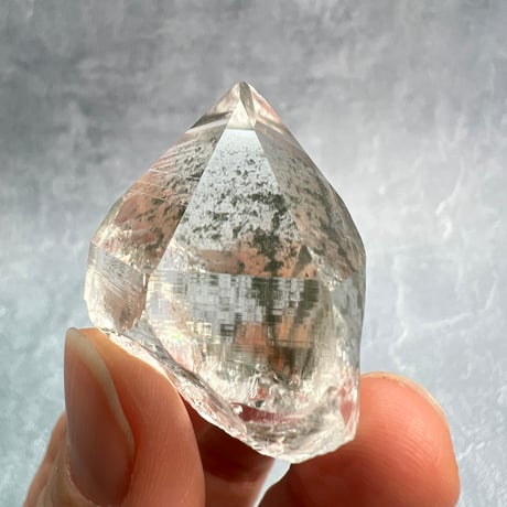 ハイクオリティ【ガネッシュヒマール産】クローライト イン天然ヒマラヤ水晶/Ganesh Himal Chlorite in Himalayan Quartz