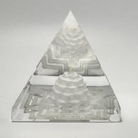 【ガネッシュヒマール産】天然ヒマラヤ水晶ピラミッド"シュリヤントラ"Ganesh Himal Himalayan Quartz  Pyramid in " Shri Yantra"