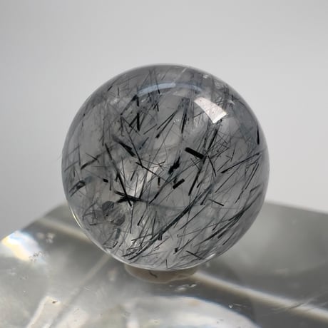 【ガネッシュヒマール産】11mm"手磨き加工"アクチノライトイン天然ヒマラヤ水晶ビーズ/Ganesh Himal Actinolite in Himalayan Quartz Round Beads