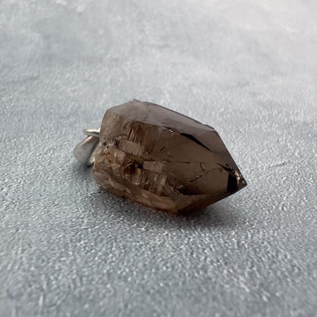 【ガウリシャンカール産】天然ヒマラヤスモーキークォーツ バチカン付きペンダントトップ④/Gaurishankar Himalayan Smoky Silver925 pendant top