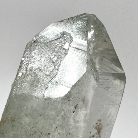 マナスル産クローライトインヒマラヤ水晶ポイント/Manaslu Chlorite in Himalayan Quartz Point
