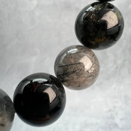 【ガネッシュヒマール産】アクチノライトイン天然ヒマラヤ水晶ブレスレット(グレーブラック系)/Ganesh Himal Actinorite in Himalayan Quartz Bracelet