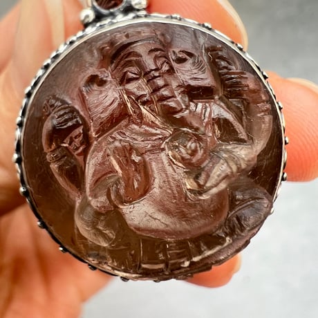 【ガウリシャンカール産】天然ヒマラヤスモーキークォーツ"ガネーシャ様"ペンダントトップ②/Gaurishankar Himalayan Smoky Quartz "Ganesha" pendant