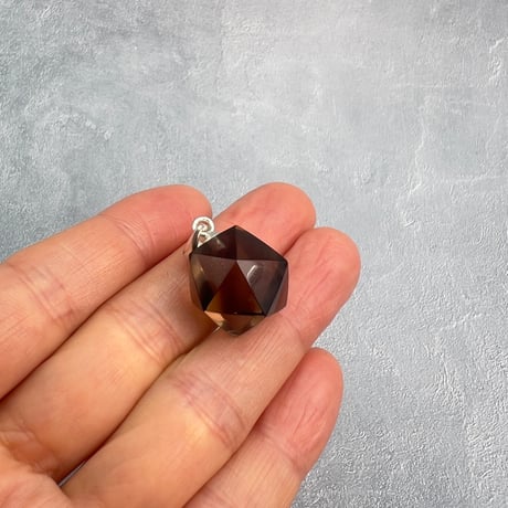 【ガウリシャンカール産】天然ヒマラヤ水晶"手磨き加工"イコサヘドロン"ペンダントトップ①/GauriShankar Himalayan Quartz "Icosahedron"Pendant Top