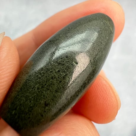 【ガネッシュヒマール産】クローライトイン天然ヒマラヤ水晶 樽型ビーズ⑩/Ganesh Himal Chlorite in Himalayan Quartz barrel beads