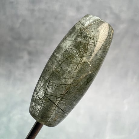 【ガネッシュヒマール産】アクチノライトイン天然ヒマラヤ水晶 樽型ビーズ⑧/Ganesh Himal Actinolite in Himalayan Quartz barrel beads