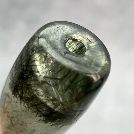【ガネッシュヒマール産】アクチノライト&クローライトイン天然ヒマラヤ水晶 樽型ビーズ⑭/Ganesh Himal Actinolite&Chlorite in barrel beads