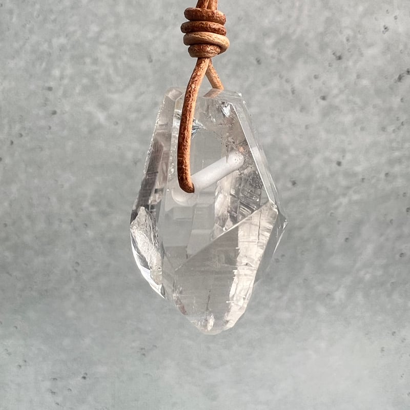ガネッシュヒマール産】天然ヒマラヤ水晶ペンダント(ポリッシュ面有)➁