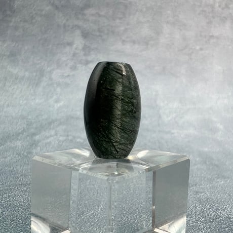 【ガネッシュヒマール産】アクチノライトイン天然ヒマラヤ水晶 樽型ビーズ⑳/Ganesh Himal Actinolite in Himalayan Quartz barrel beads