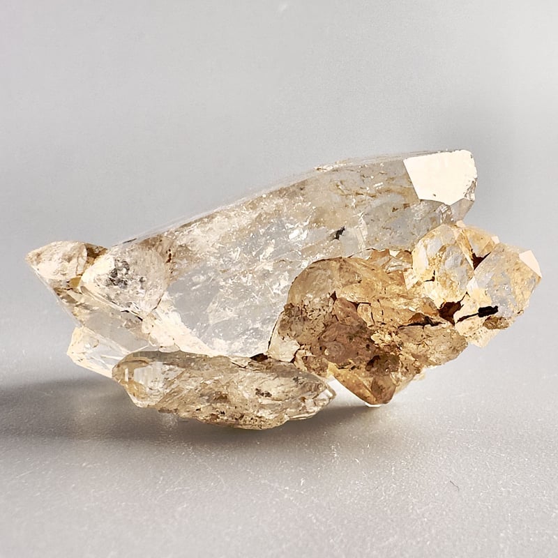 ガネッシュヒマール産リモナイトインヒマラヤ水晶 ミニポイント 