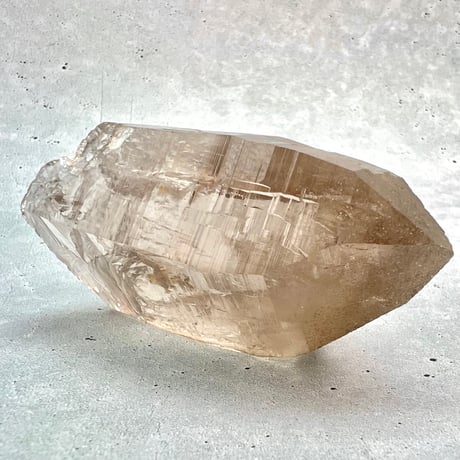 ガウリシャンカール産スモーキークォーツ　如意宝珠③ ガウリシャンカール産】天然ヒマラヤスモーキークォーツ