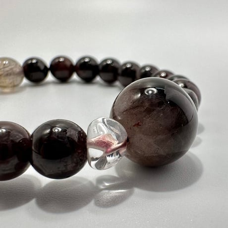 【デザインブレスレット】ネパールガーネット×ガネッシュヒマール産アクチノライトイン天然ヒマラヤ水晶/Nepal Garnet×GaneshHimal Actinolite in Beads