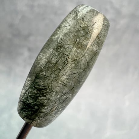 【ガネッシュヒマール産】アクチノライトイン天然ヒマラヤ水晶 樽型ビーズ⑧/Ganesh Himal Actinolite in Himalayan Quartz barrel beads