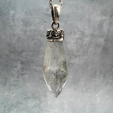 【ガネッシュヒマール産】アクチノライトイン天然ヒマラヤ水晶ペンダントトップ⑤/Ganesh Himal Actinorite in Himalayan Quartz Pendant Top
