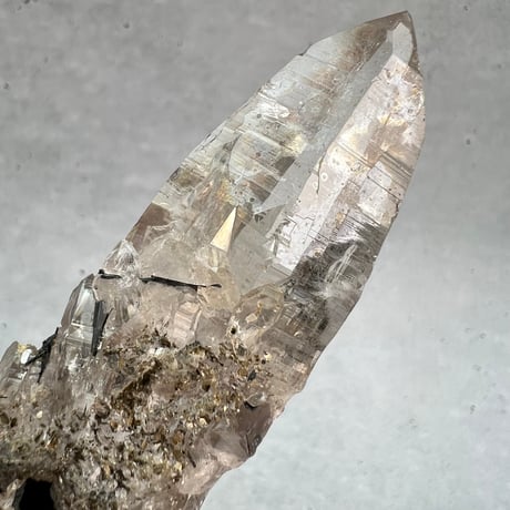 【ガネッシュヒマール産】ヘマタイト イン天然ヒマラヤ水晶/Ganesh Himal Hematite in Himalayan Quartz