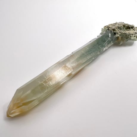 マダガスカル産クローライトインクォーツ/Madagascar Chlorite in Quartz