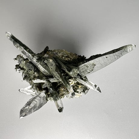 ガネッシュヒマール産クローライト&リモナイト入り天然ヒマラヤ水晶 クラスター③ Ganesh Himal  Chlorite&Limonite in Himalayan Quartz Cluster