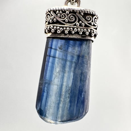 ネパール産ヒマラヤカイヤナイトS/V925ペンダントトップ ① NEPAL Himalayan Kyanite Pendant Top