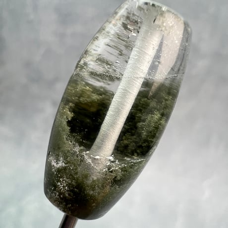 【ガネッシュヒマール産】クローライトイン天然ヒマラヤ水晶 樽型ビーズ⑯/Ganesh Himal Chlorite in Himalayan Quartz barrel beads
