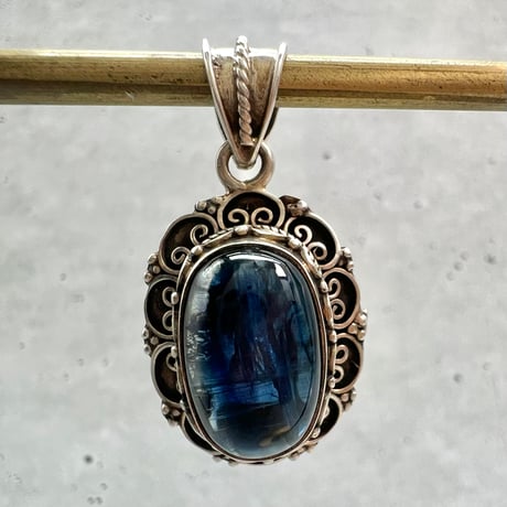 ネパール産天然ヒマラヤカイヤナイトS/V925ペンダントトップ/NEPAL Himalayan Kyanite S/V925 Pendant Top