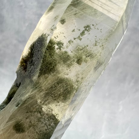 【ガネッシュヒマール産】クローライト&アクチノライトイン天然ヒマラヤ水晶/Ganesh Himal Chlorite&Actinorite in Himalayan Quartz