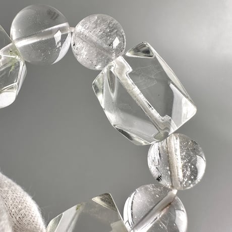 【デザインブレスレット】カイラス産"手磨き"天然ヒマラヤ水晶/Kailash Himalayan Quartz Design Bracelet