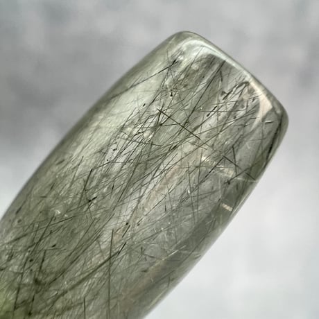 【ガネッシュヒマール産】アクチノライト&クローライトイン天然ヒマラヤ水晶 樽型ビーズ⑭/Ganesh Himal Actinolite&Chlorite in barrel beads